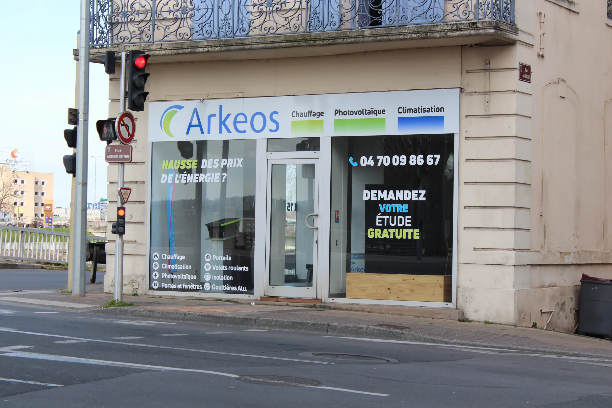 Enseigne et signalétique extérieure ARKÉOS à Domérat réalisées par EZ COMM