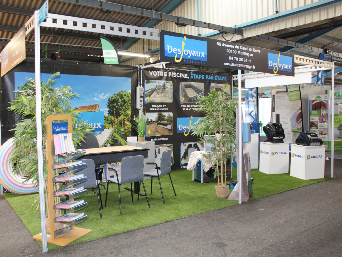 Stand Desjoyaux avec supports de publicité sur lieu de vente et signalétique personnalisée